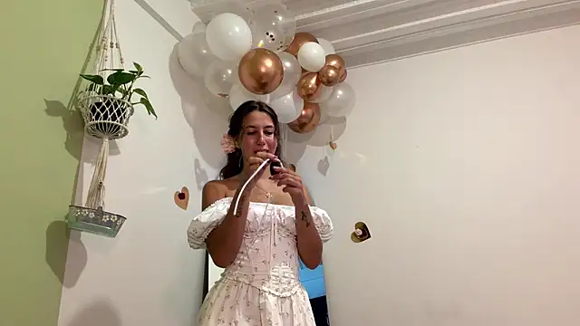 Julieta Jol online show from June 17, 2:49 pm
