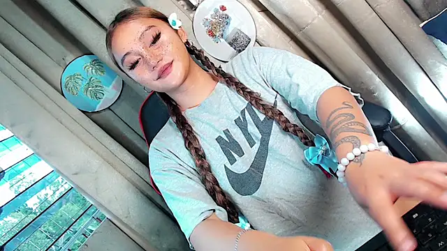 Jessicasfantasy online show from June 6, 9:25 am