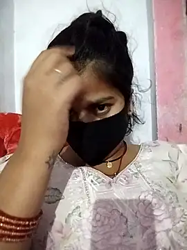 Pallavi cute online show from April 11, 6:11 pm
