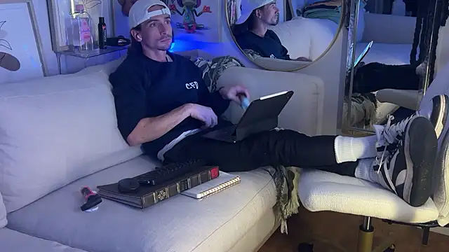 DylanBrook online show from April 7, 6:04 am