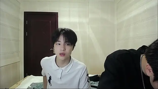Snapshot of XX-XIUXIU chatting on May 13, 12:34 pm XX-XIUXIU online show from May 13, 12:34 pm