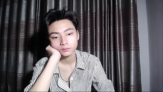 Snapshot of XX-XIUXIU chatting on June 17, 5:23 pm XX-XIUXIU online show from June 17, 5:23 pm