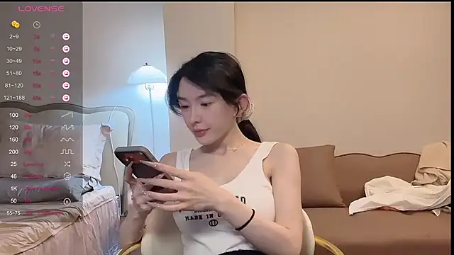 Snapshot of kiki-12 chatting on July 6, 7:37 am kiki-12 online show from July 6, 7:37 am