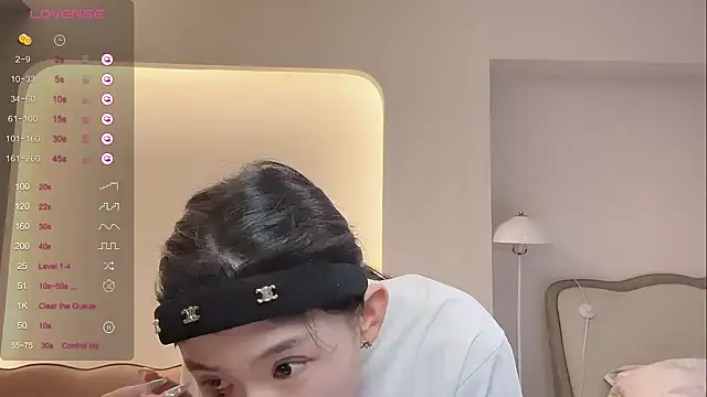 kiki-12 online show from May 4, 5:44 am