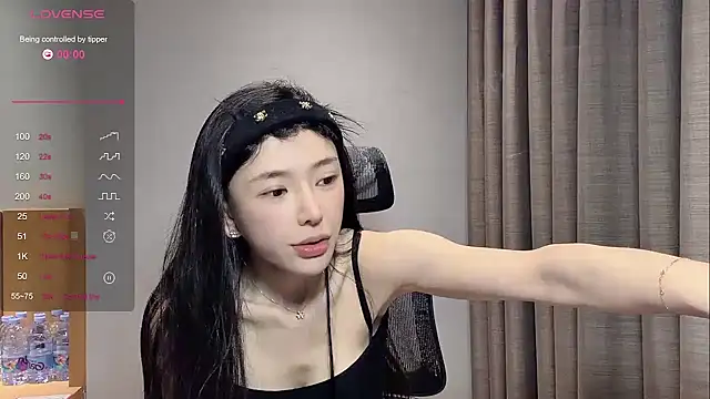 kiki-12 online show from April 14, 11:54 pm