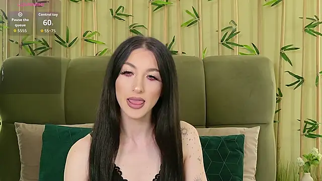 EllieJules online show from April 13, 3:54 am