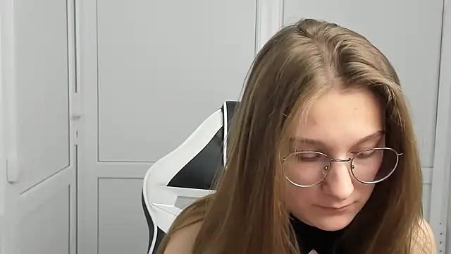 Mia kristal online show from March 24, 8:14 am
