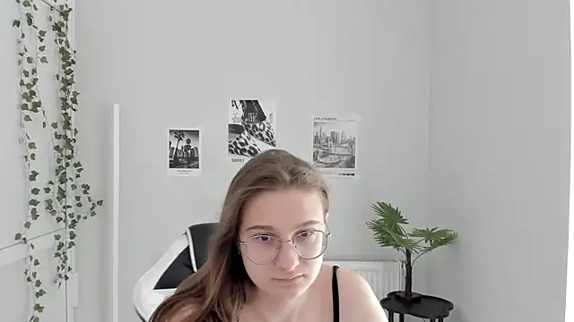Mia kristal online show from June 21, 8:09 am