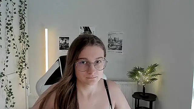 Mia kristal online show from July 4, 7:37 am