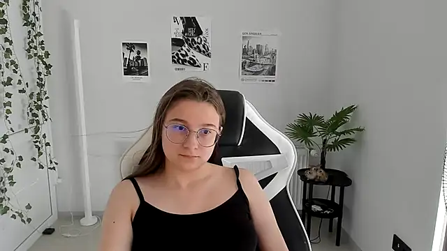 Mia kristal online show from July 17, 6:54 am