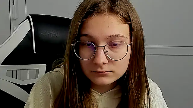 Mia kristal online show from April 14, 7:02 am