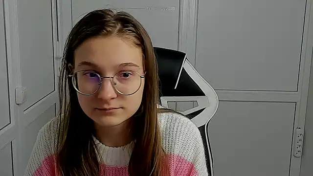 Mia kristal online show from April 8, 7:10 am