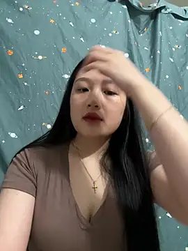   Bonie   online show from March 18, 7:04 pm