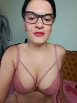 Evamilfhungary online show from June 15, 8:14 am