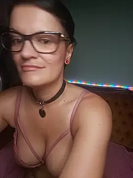 Evamilfhungary online show from June 15, 8:19 pm