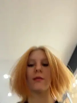NinaParri online show from April 19, 3:51 am