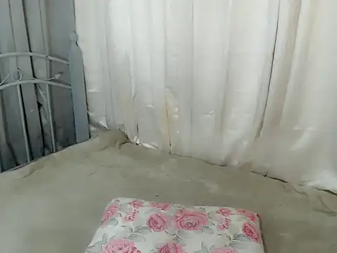 lexiefucker69 online show from April 22, 5:58 am