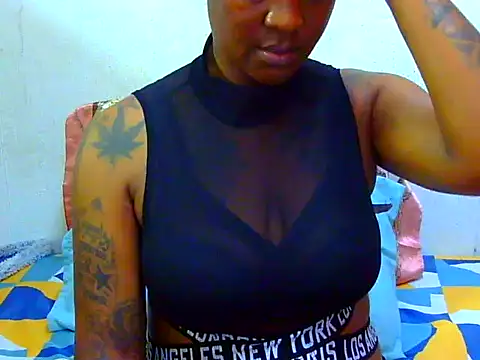Tattooedgoddess33 online show from March 24, 9:15 pm