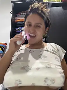 rafaella stefano online show from May 31, 11:27 pm