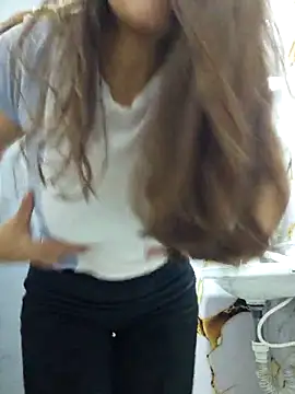 rafaella stefano online show from March 31, 10:39 am