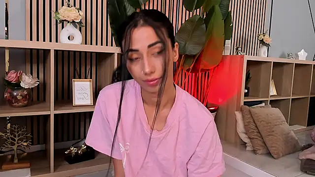 TiaCyrrus online show from May 27, 2:24 pm