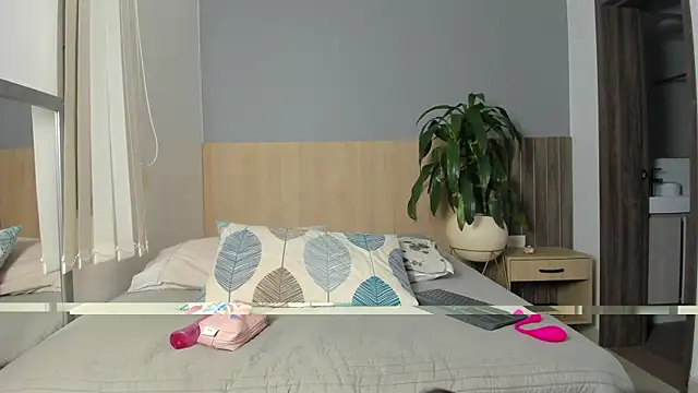 goddess curvyy online show from April 24, 11:45 am