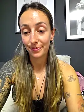 NicoleKaiser online show from April 19, 6:10 pm