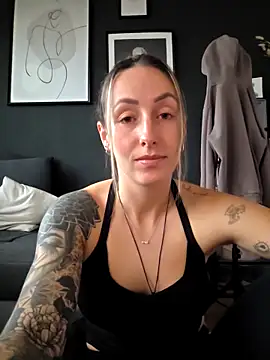 NicoleKaiser online show from March 27, 5:03 pm