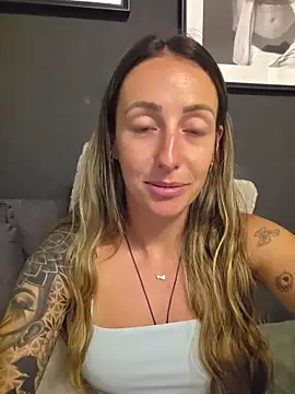 Snapshot of NicoleKaiser chatting on May 26, 7:12 pm NicoleKaiser online show from May 26, 7:12 pm
