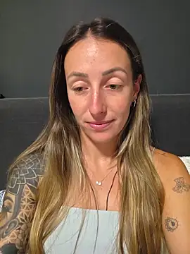 Snapshot of NicoleKaiser chatting on June 10, 6:09 pm NicoleKaiser online show from June 10, 6:09 pm