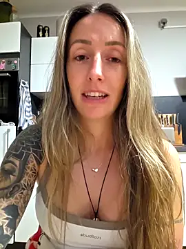 NicoleKaiser online show from April 21, 8:15 pm