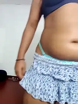 Snapshot of honeyi_babe chatting on May 29, 4:46 pm honeyi babe online show from May 29, 4:46 pm