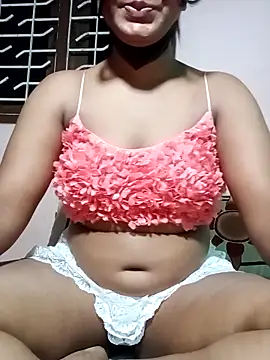 Snapshot of honeyi_babe chatting on May 5, 6:00 pm honeyi babe online show from May 5, 6:00 pm