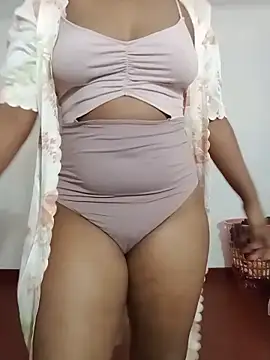 Snapshot of honeyi_babe chatting on May 8, 6:12 pm honeyi babe online show from May 8, 6:12 pm