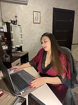 AgathaMyers online show from March 26, 4:05 pm