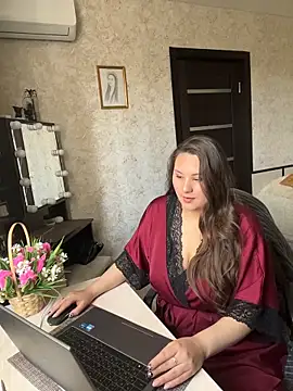 AgathaMyers online show from April 5, 9:38 am