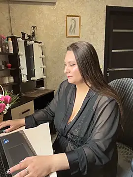 AgathaMyers online show from April 11, 7:05 am