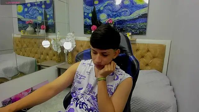 Snapshot of AdrianFranko chatting on July 29, 12:48 pm AdrianFranko online show from July 29, 12:48 pm