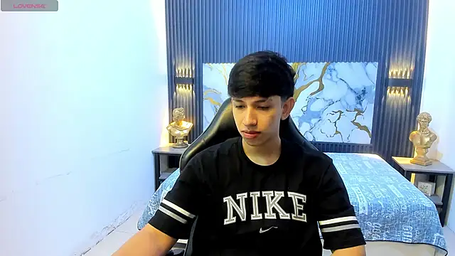 AdrianFranko online show from May 25, 1:32 pm