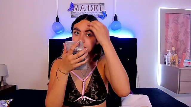 Sia messy online show from March 24, 1:22 pm