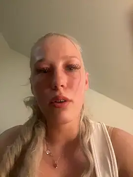 LeniMaria online show from March 18, 8:21 pm