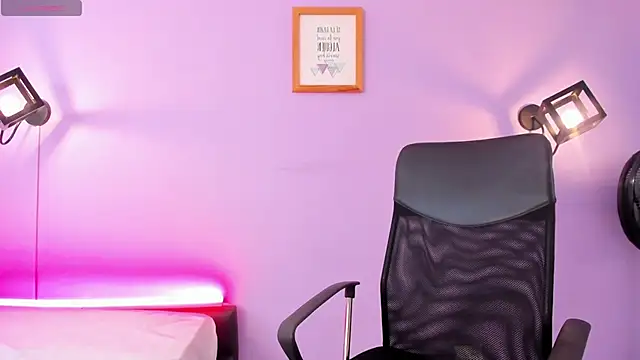 milliesummer online show from April 27, 12:14 pm