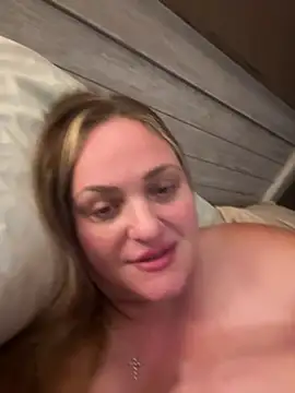 1SexyQueen online show from June 27, 5:13 am