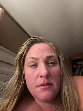 1SexyQueen online show from June 28, 1:34 am