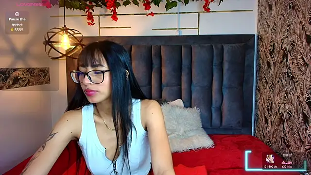 BONIE WILLS online show from March 30, 12:06 pm