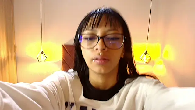 BONIE WILLS online show from May 8, 11:58 am