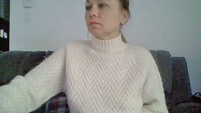 Couple qc online show from April 6, 7:48 pm
