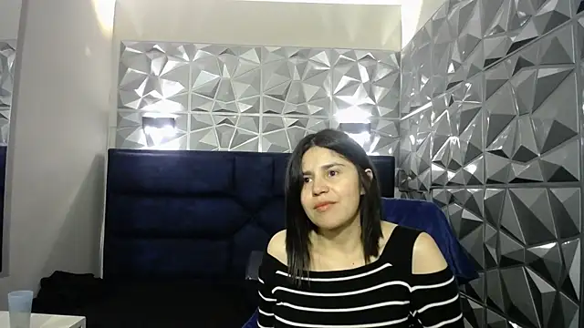 Cata black online show from May 14, 2:36 pm