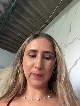 VictoriaWhitmore online show from April 10, 6:26 pm