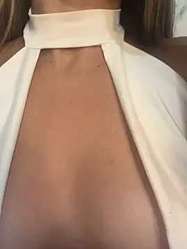 VictoriaWhitmore online show from April 16, 9:39 pm